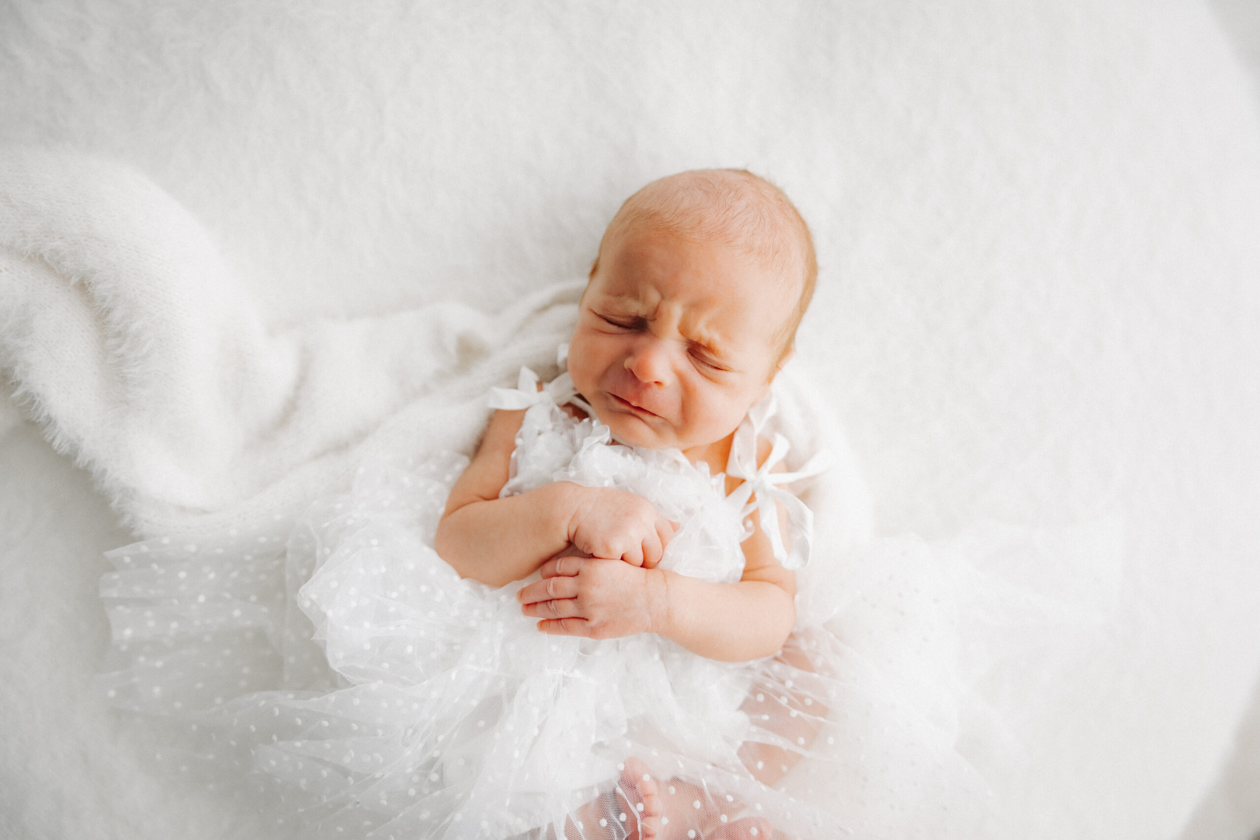 Explore the difference between lifestyle vs editorial photography and why investing in both can beautifully tell your family's full story.